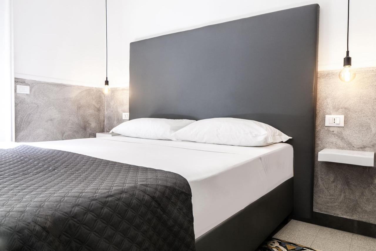 Toledostop Nápoly Kültér fotó A bed