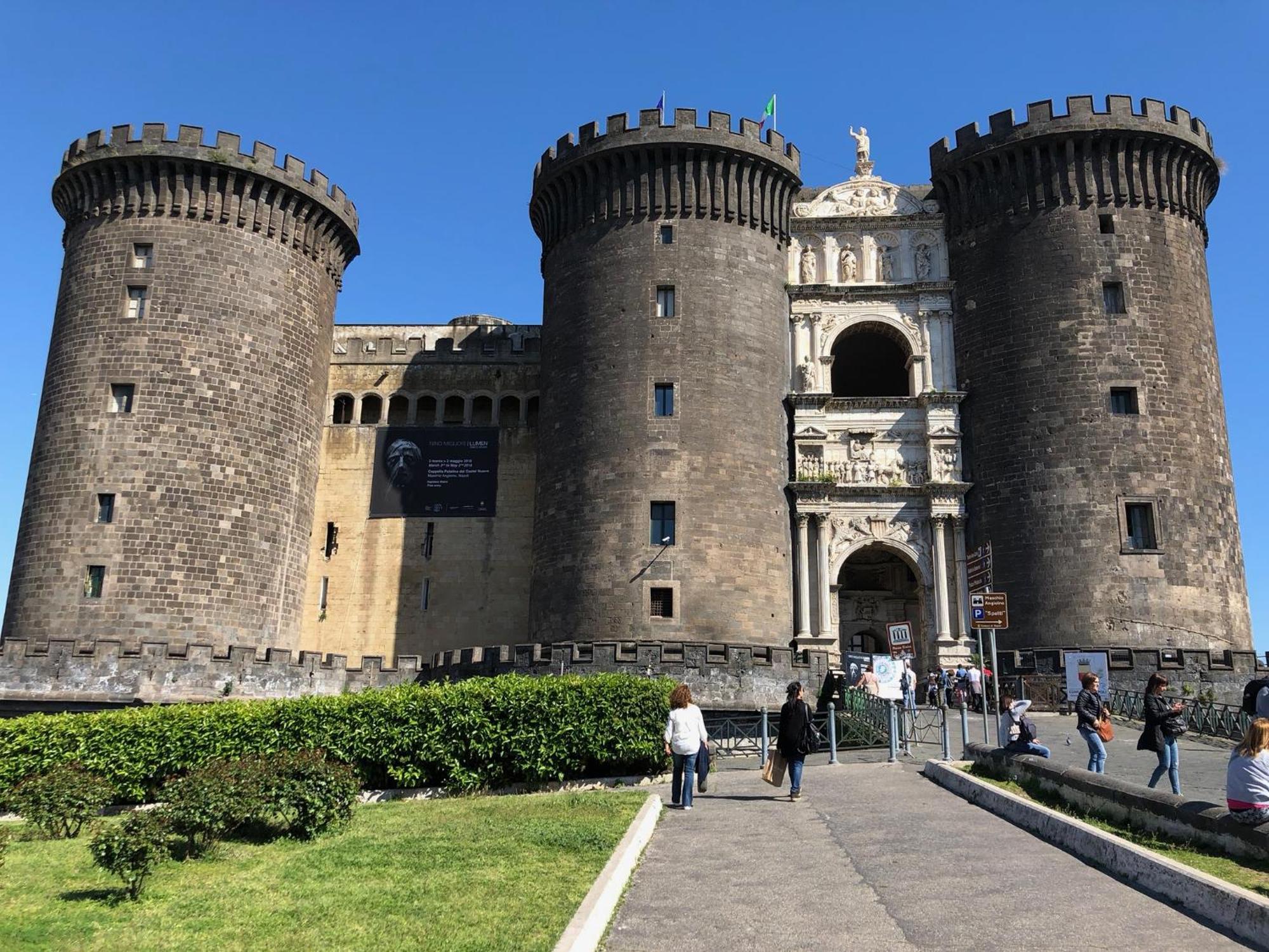 Toledostop Nápoly Kültér fotó Castel Nuovo, Naples