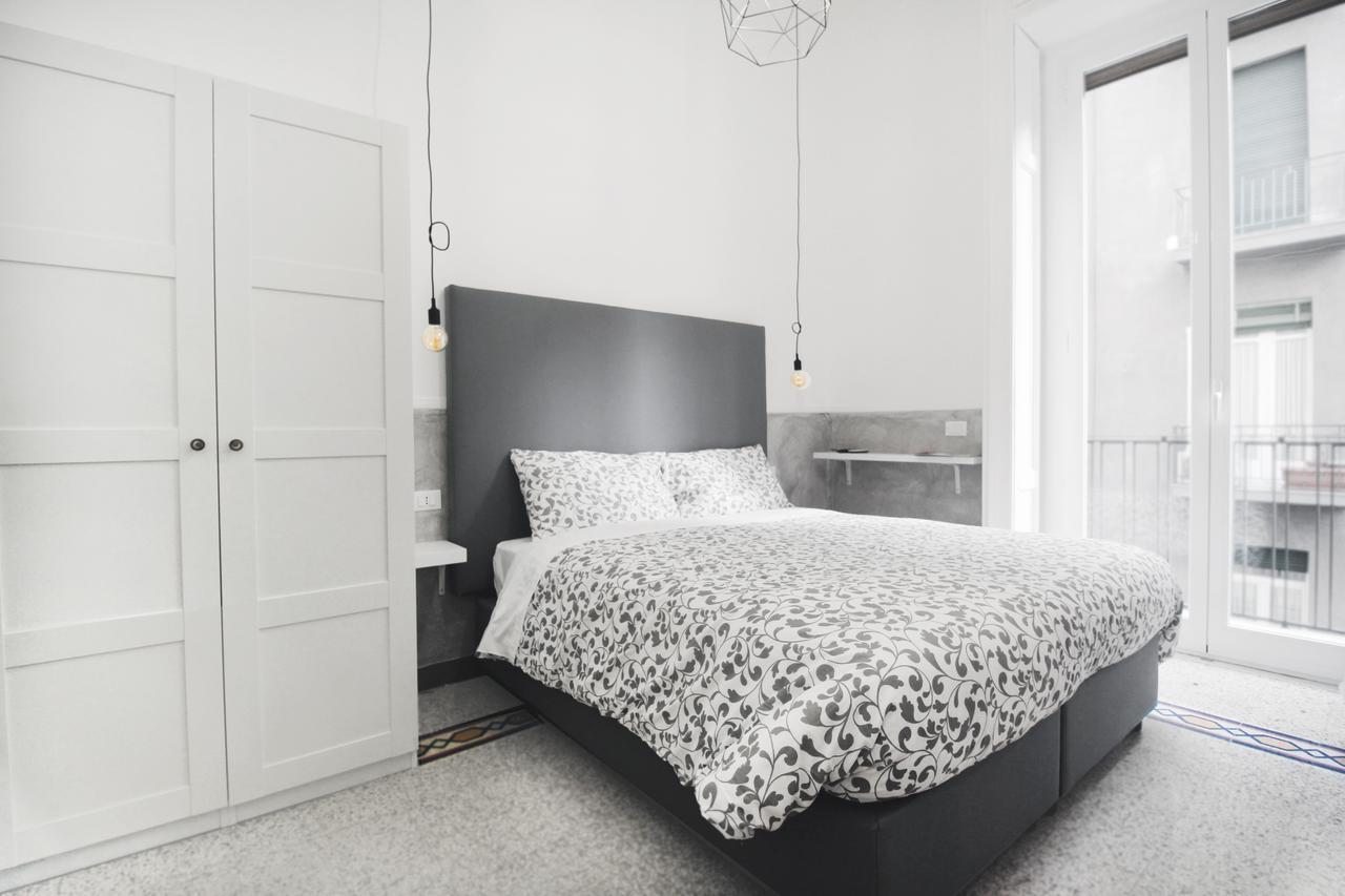 Toledostop Nápoly Kültér fotó A bedroom